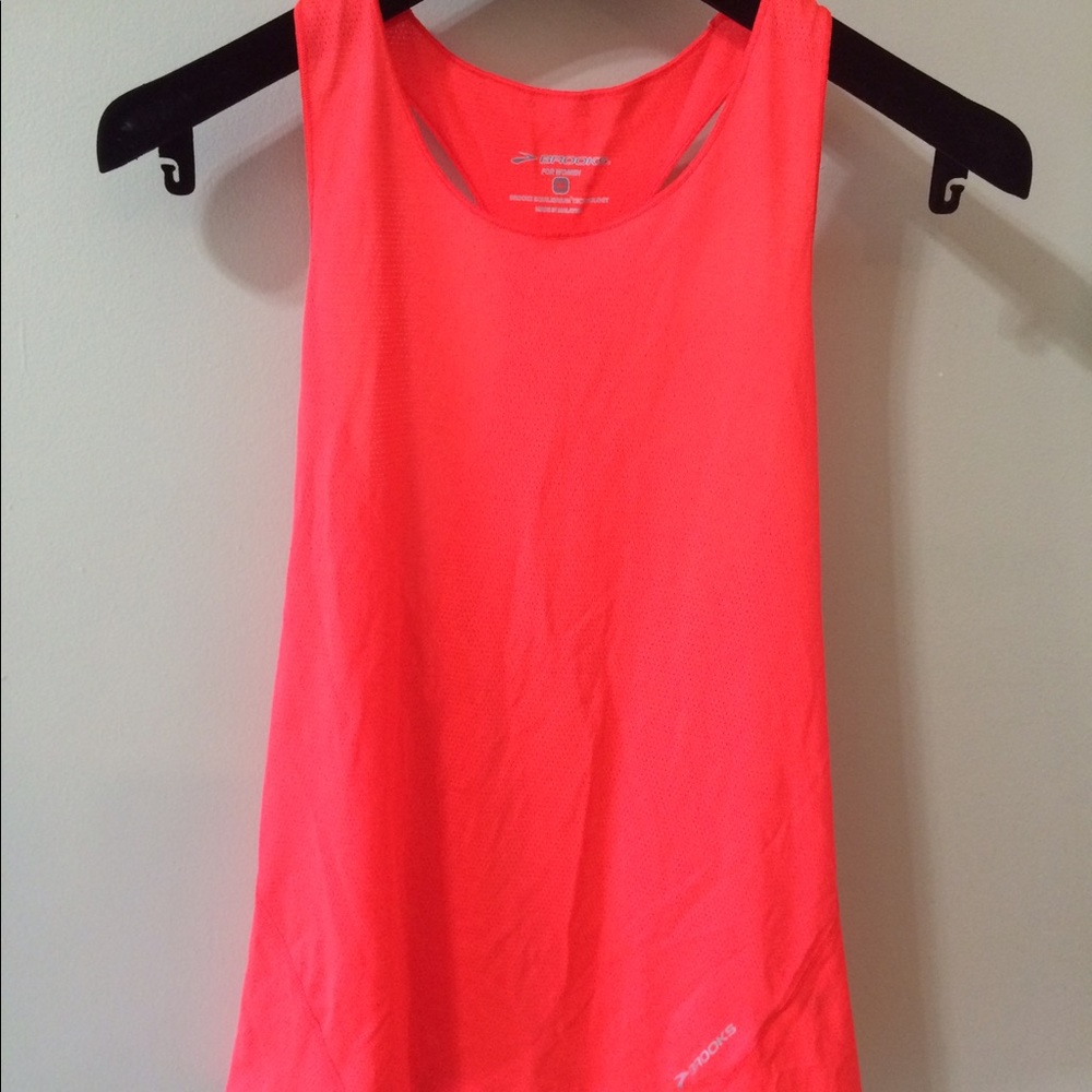 Brooks racer back running top