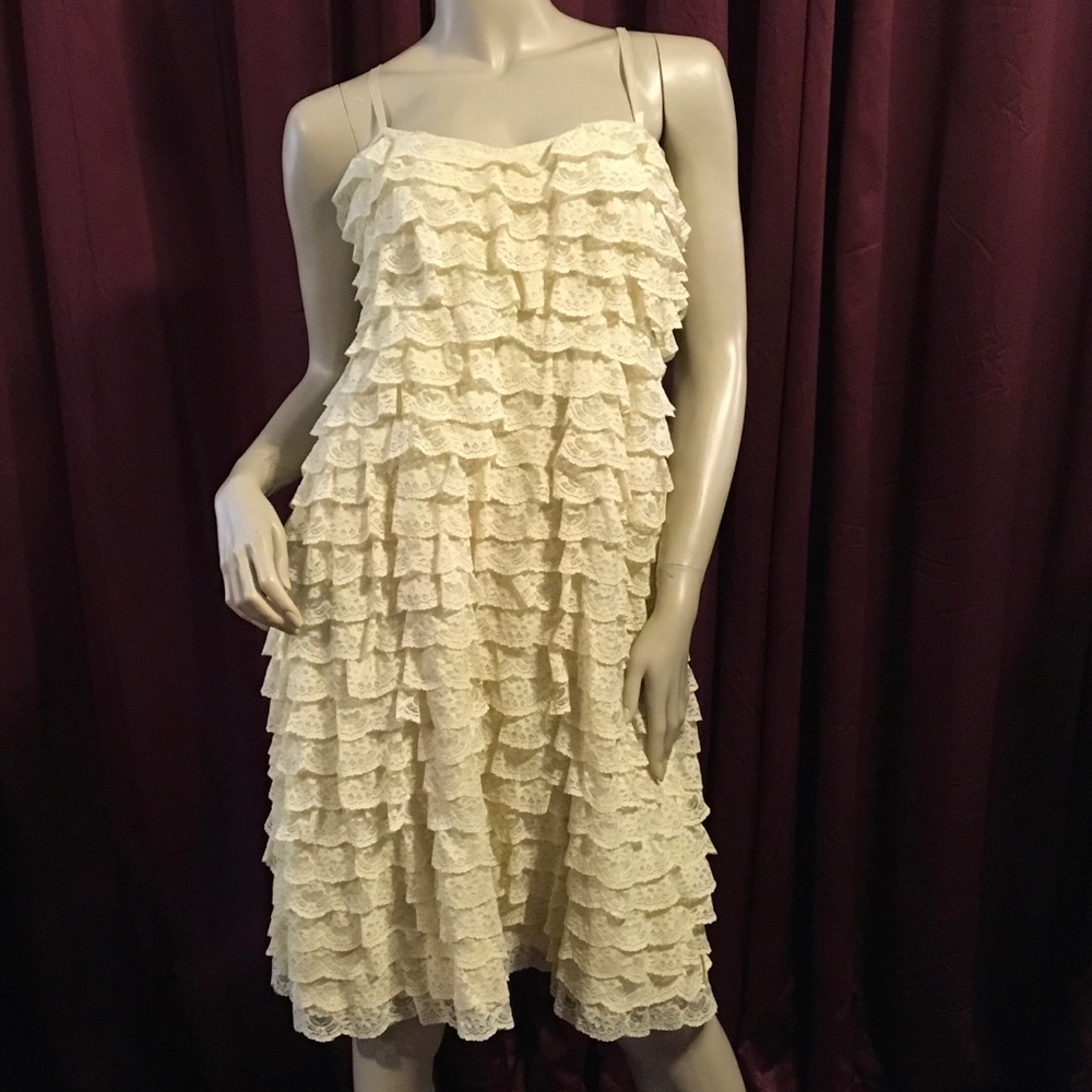 MAEVE ANTHROPOLOGIE Lace 10 Ruffled Layered Ivory