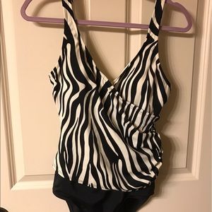 Jantzen Women's One Piece Swimsuit