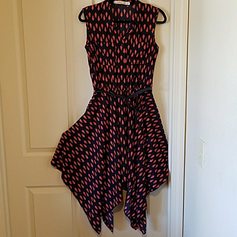 Asymmetrical printed-dress w front pockets. Sz M