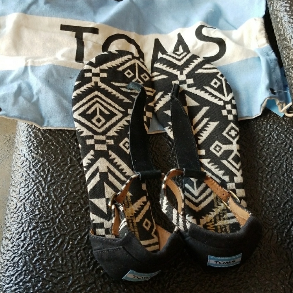 Toms sandals