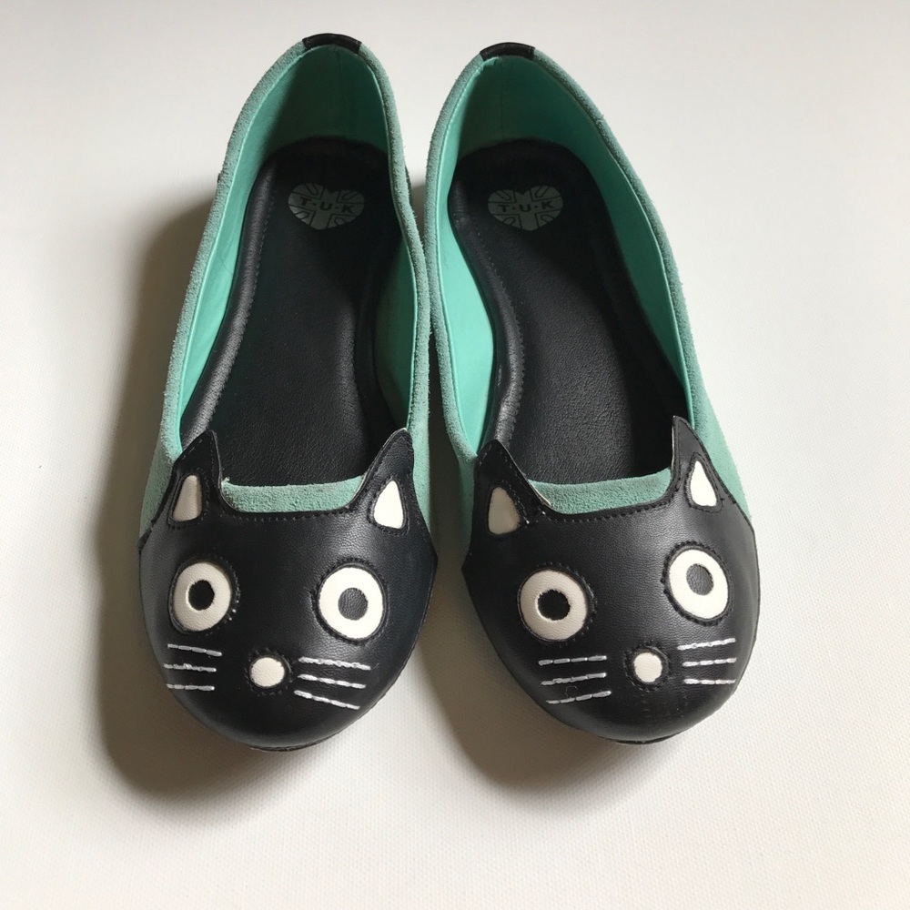 Mint closed toe suede kitty flats