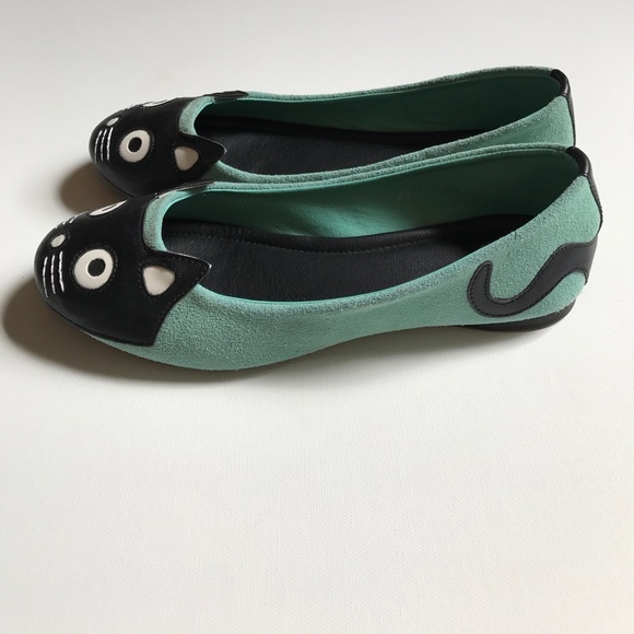 Mint closed toe suede kitty flats - Picture 2 of 6