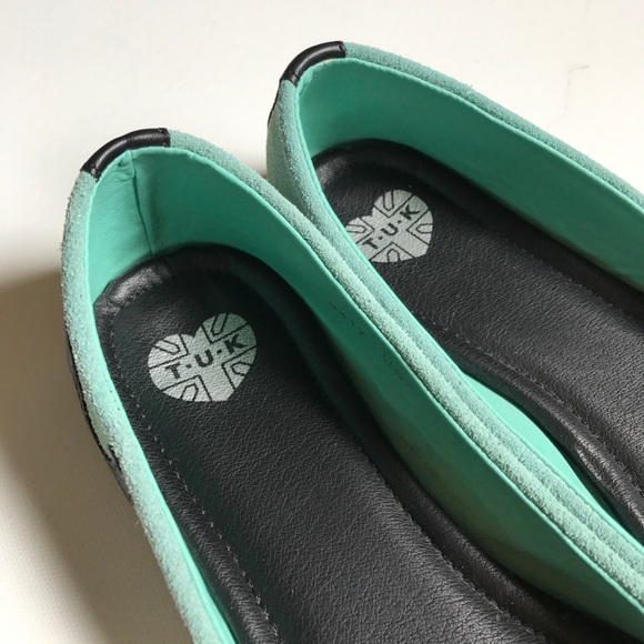 Mint closed toe suede kitty flats - Picture 4 of 6