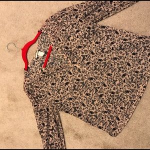 ⭐️⭐️H&M Loose Fitting Shirt⭐️⭐️