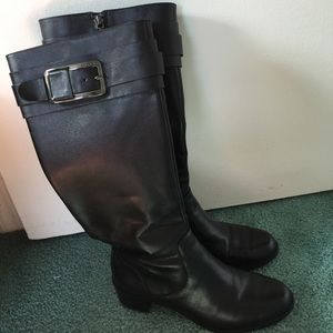 In excellent condition.