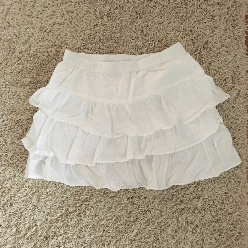 White floral ruffle skirt