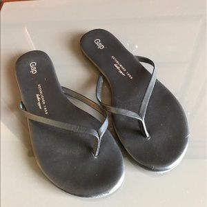 Gap Flip Flops