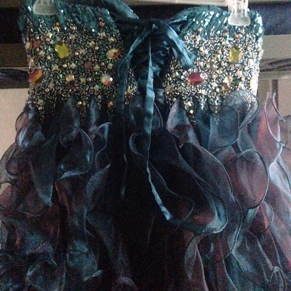 My prom/extravagant/formal/ dress - Picture 4 of 8