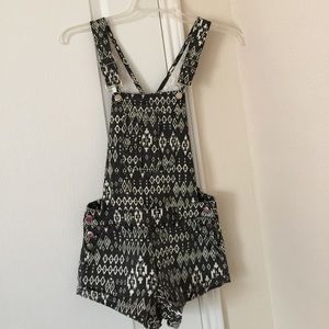 SHORTS STYLE OVERALLS! never worn!