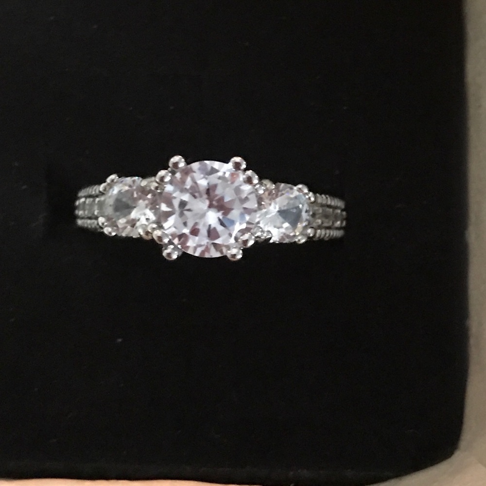 New cubic zirconia ring