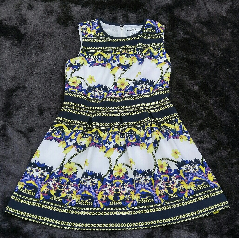 Forever 21 Floral Sleeveless dress