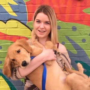 Meet your Posher, Caitlin