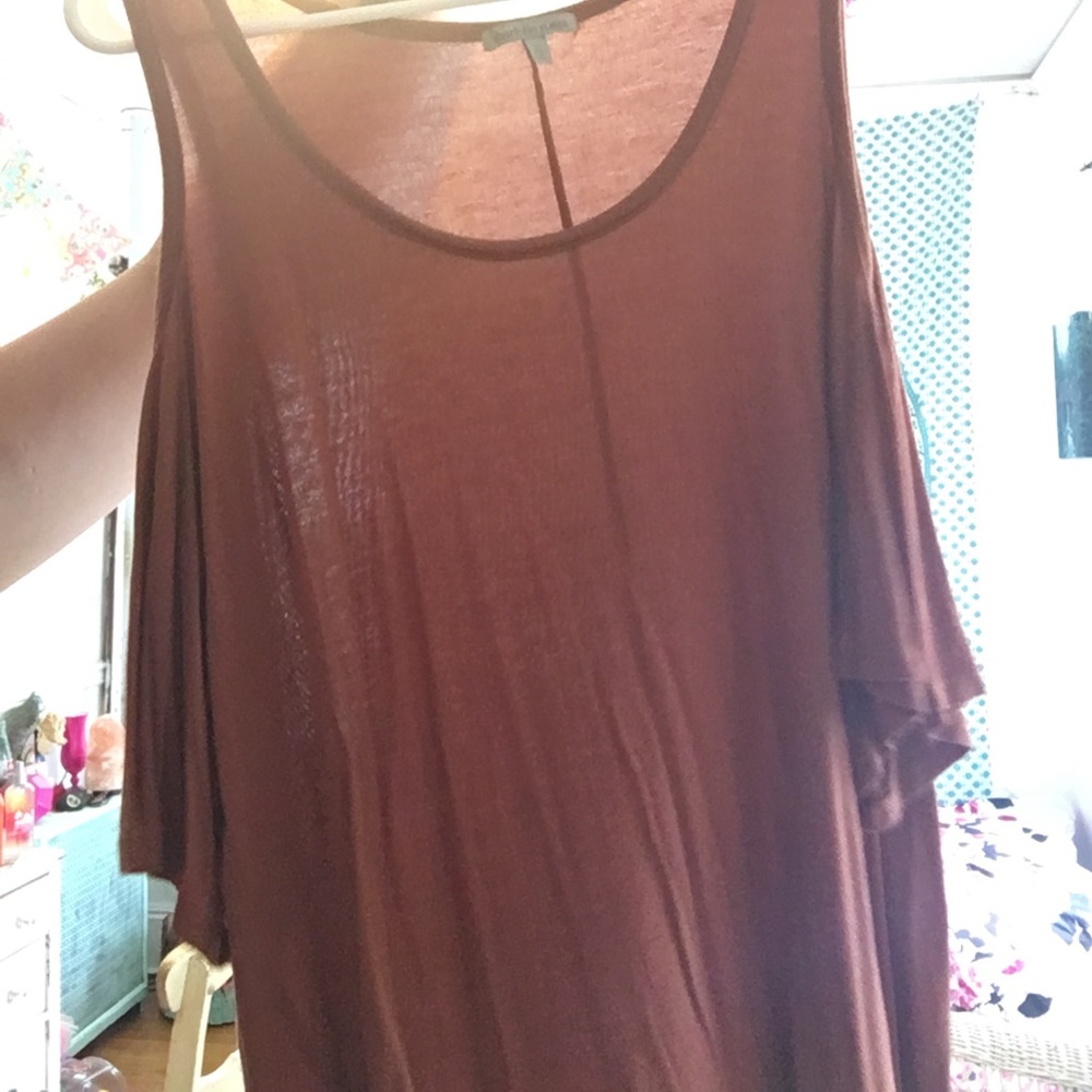 Cold shoulder top