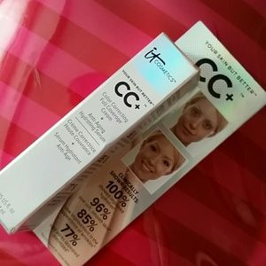 It Cosmetics cc cream sample in medium It Cosmetics cc cream sample in medium
