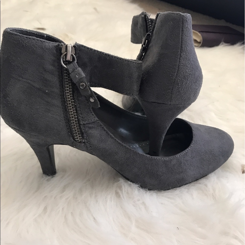 Gray kitten heels with zipper