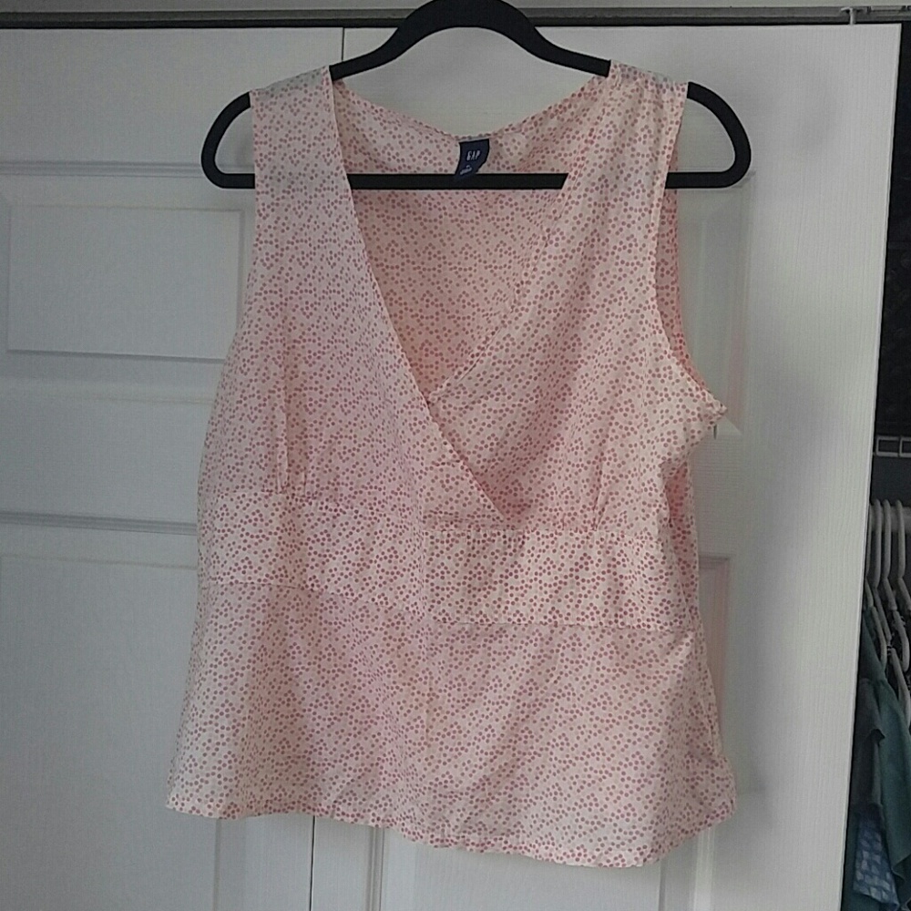 Gap sleeveless top