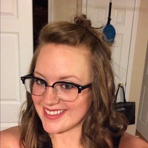 Meet your Posher, Danielle