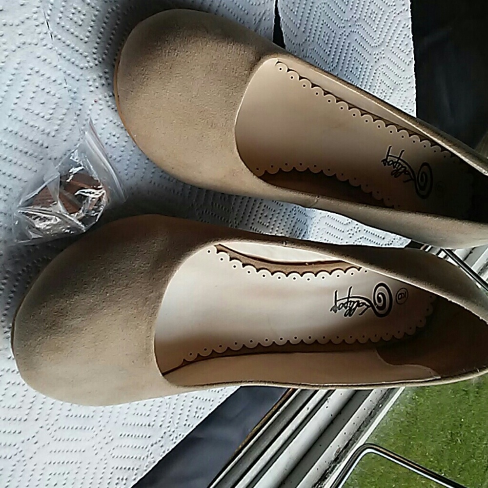 Dress shoes