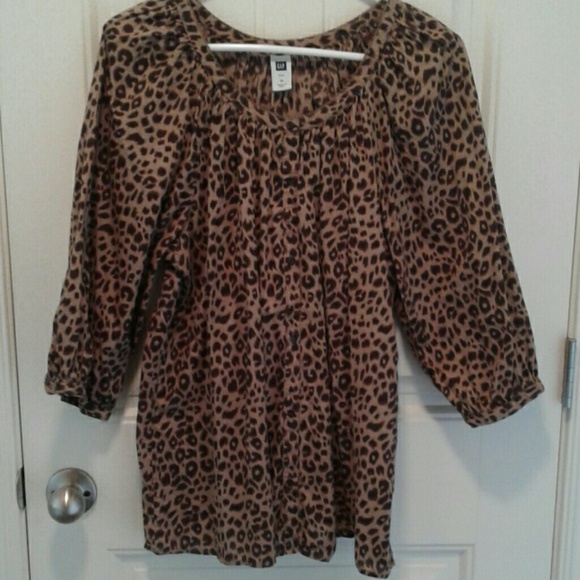 GAP Tops - Cheetah print blouse