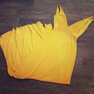 Beautiful yellow Tadashi Shoji formal dress