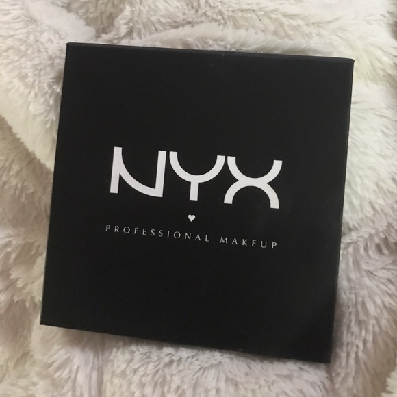 NYX empty z-palette! - Picture 2 of 4