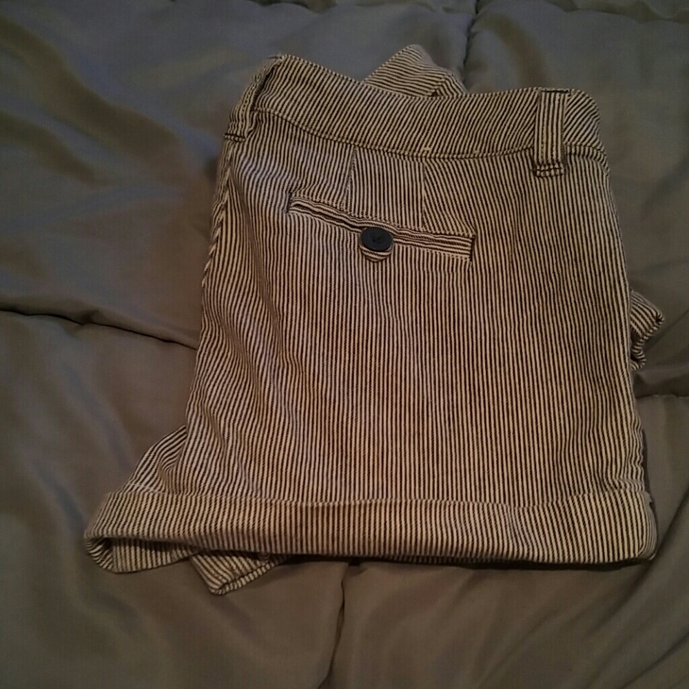 Shorts - Picture 2 of 2