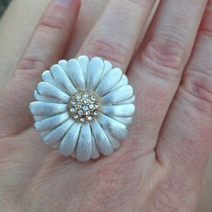 Brighton daisy ring