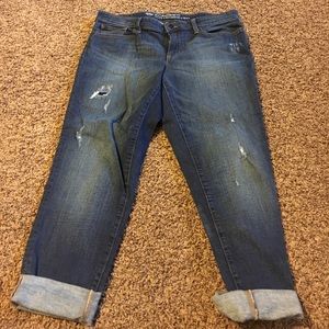 Gap boyfriend fit jean capris