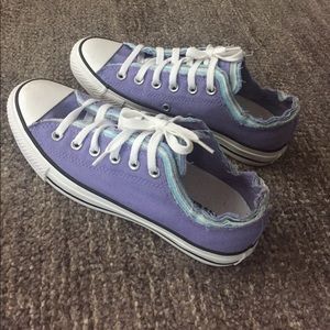 Like New Converse Sneakers