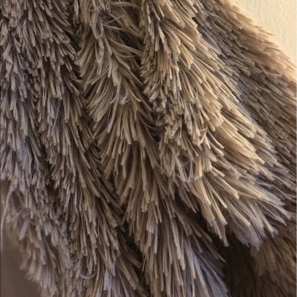 NWT Beige Furry Bolero Jacket-SMALL (11) - Picture 4 of 5