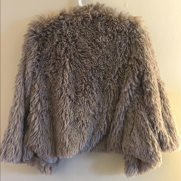 NWT Beige Furry Bolero Jacket-SMALL (11) - Picture 5 of 5