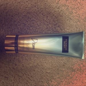 Fragrance lotion (Victoria secret dream)