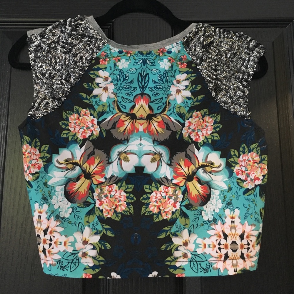 Crop top