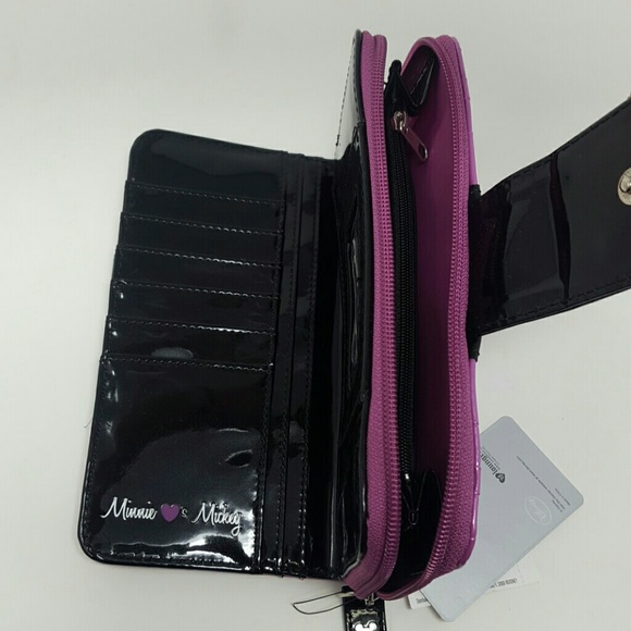 ❌SOLD❌ Disney Parks Embossed Loungefly Wallet - Picture 4 of 8