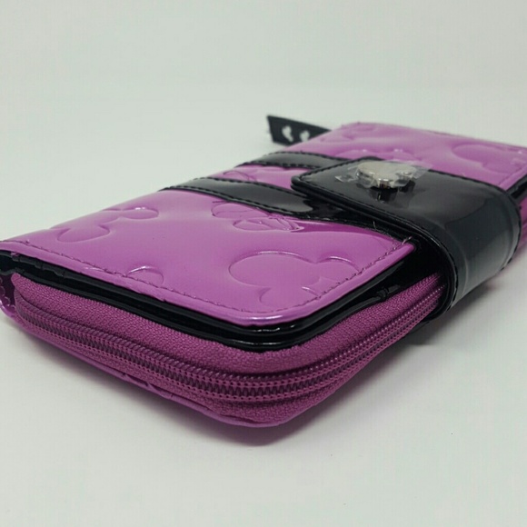 ❌SOLD❌ Disney Parks Embossed Loungefly Wallet - Picture 5 of 8
