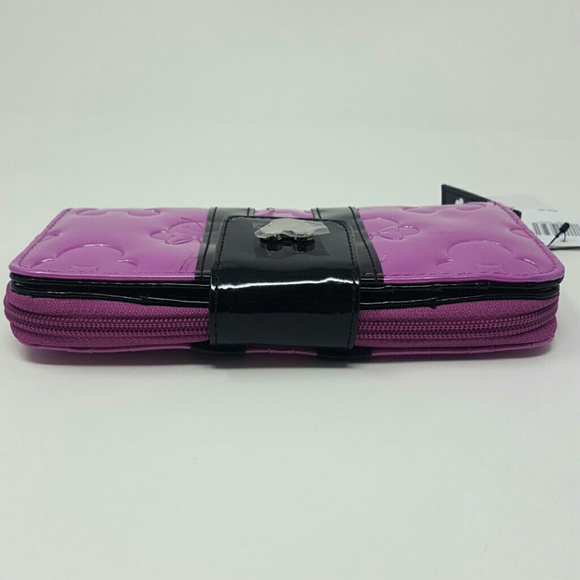 ❌SOLD❌ Disney Parks Embossed Loungefly Wallet - Picture 6 of 8