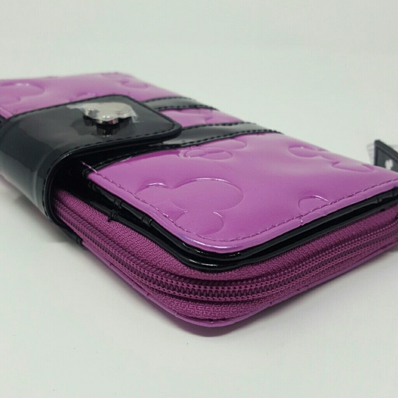 ❌SOLD❌ Disney Parks Embossed Loungefly Wallet - Picture 7 of 8