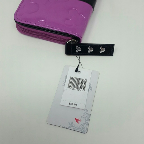 ❌SOLD❌ Disney Parks Embossed Loungefly Wallet - Picture 8 of 8