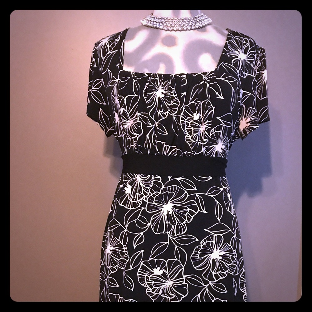 Apt 9 Stretch Black & White Flower Print Dress
