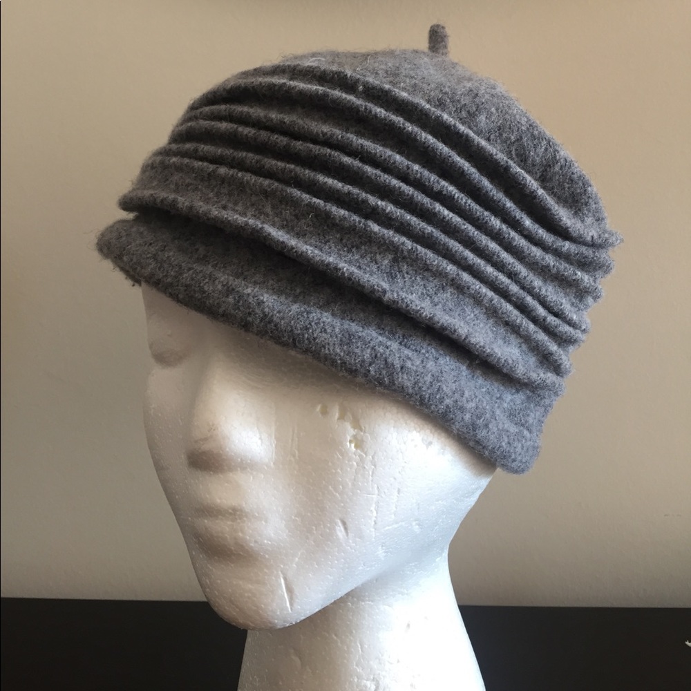 Fancy beret! 100% wool. Made in Italy!