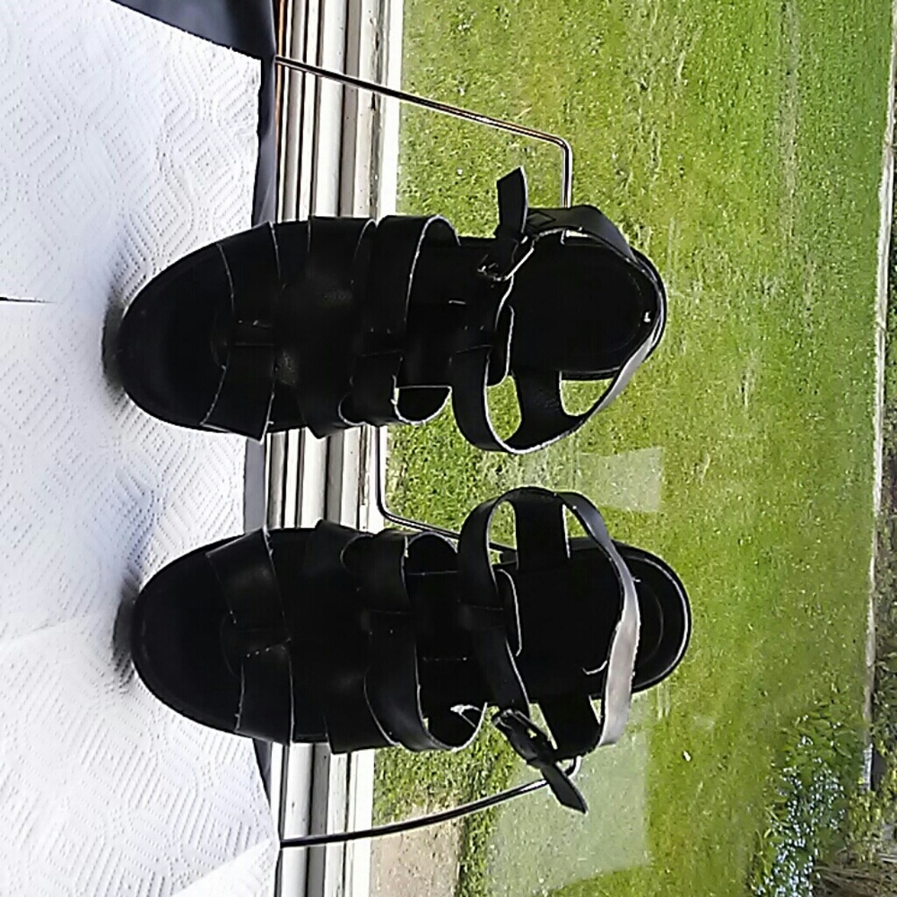 Strong durable sandalss.