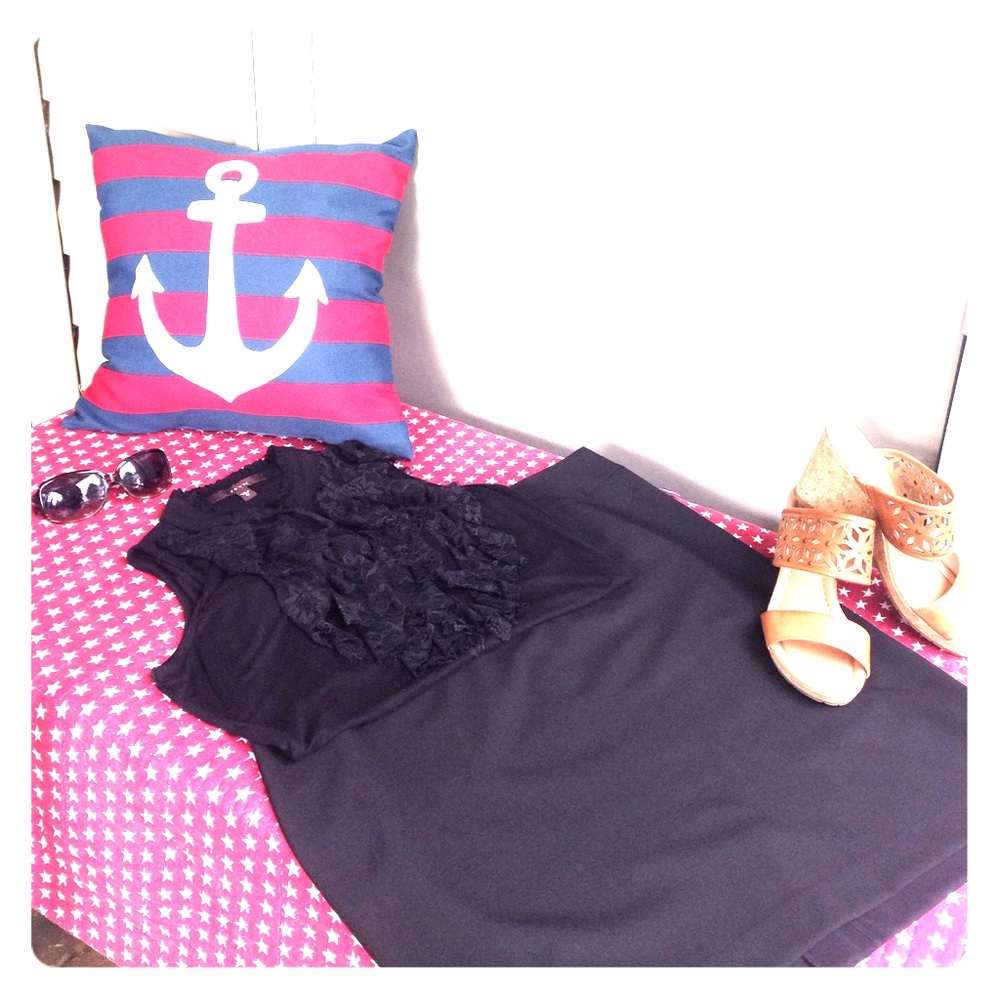 🎩Black Classic Skirt🎩 BOGO see below