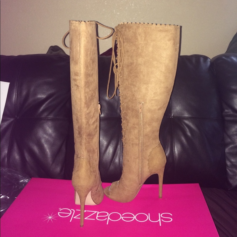 Boots - Picture 3 of 4