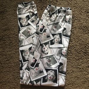 Marylin Monroe Leggings Sz L
