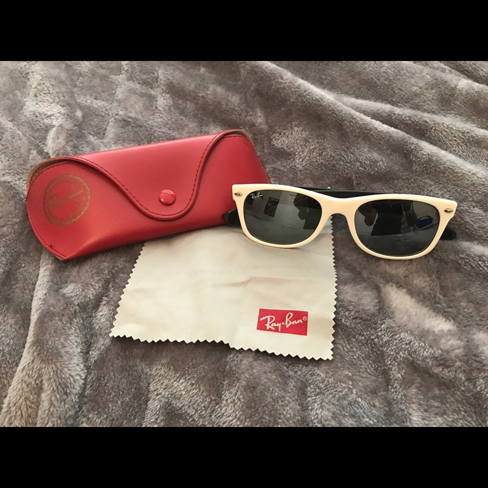 White/Black Mirrored Raybans
