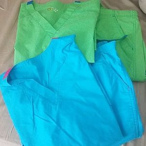 2 scrub set