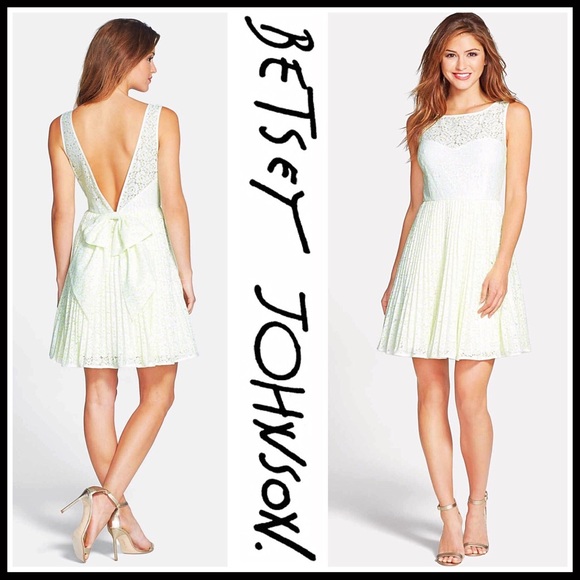 ❗️1-HOUR SALE BETSEY JOHNSON DRESS Fit-And-Flare - Picture 5 of 8