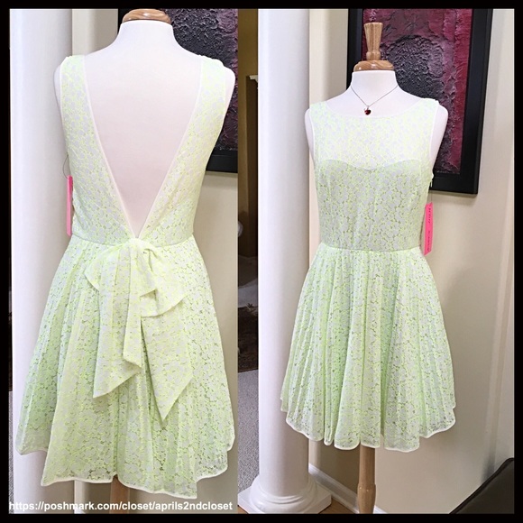 ❗️1-HOUR SALE BETSEY JOHNSON DRESS Fit-And-Flare - Picture 4 of 8