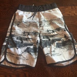 Boys GAPKids Swimsuit Size S (6-7)